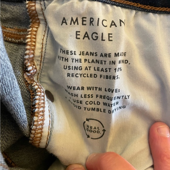 American Eagle women’s jeans. Size 6 regular. Next level stretch. Like new! - Picture 5 of 6